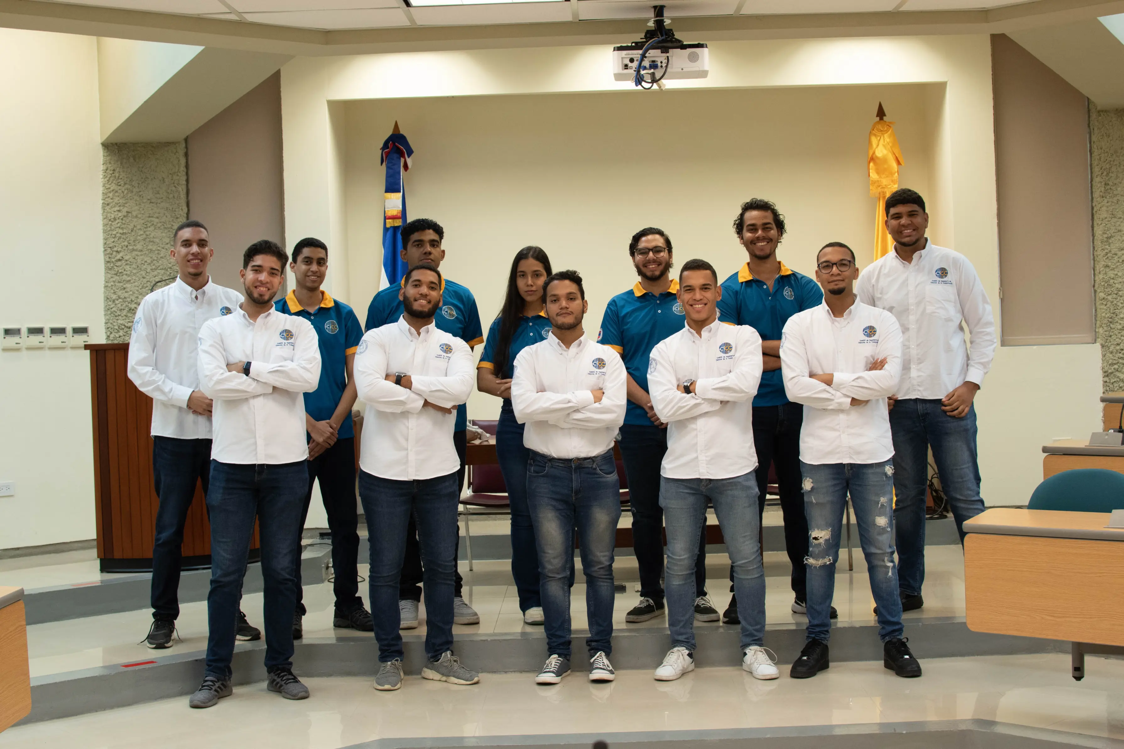 Foto de los miembros del comité